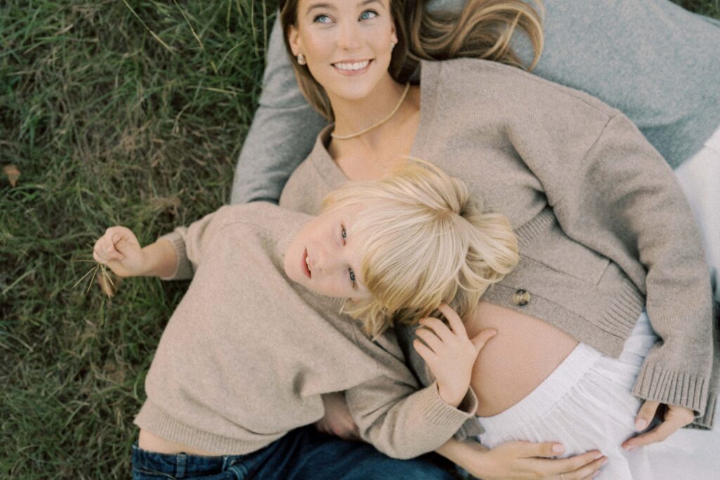 cozy outdoor maternity session